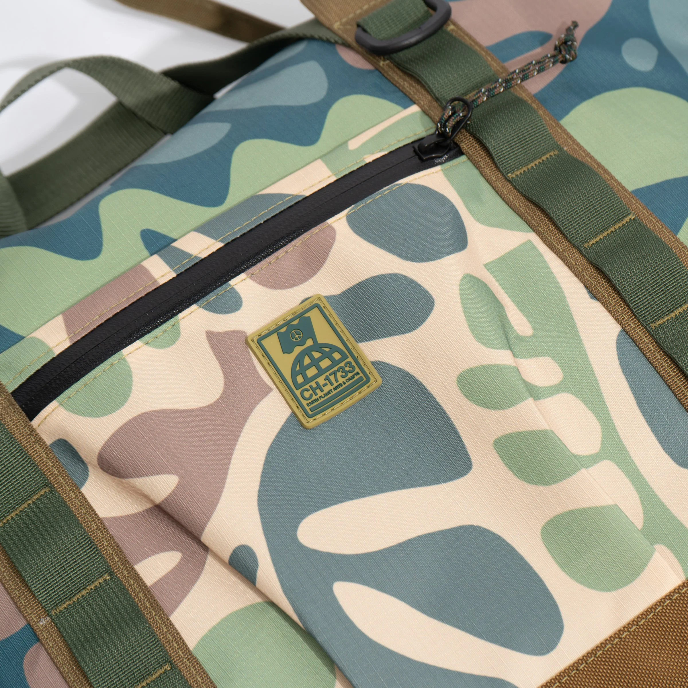 Zip Tote 28L - Cody Hudson - 2 Colors — 1733